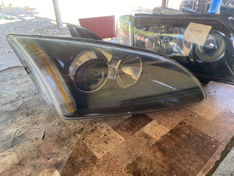 Десен фар за форд фокус