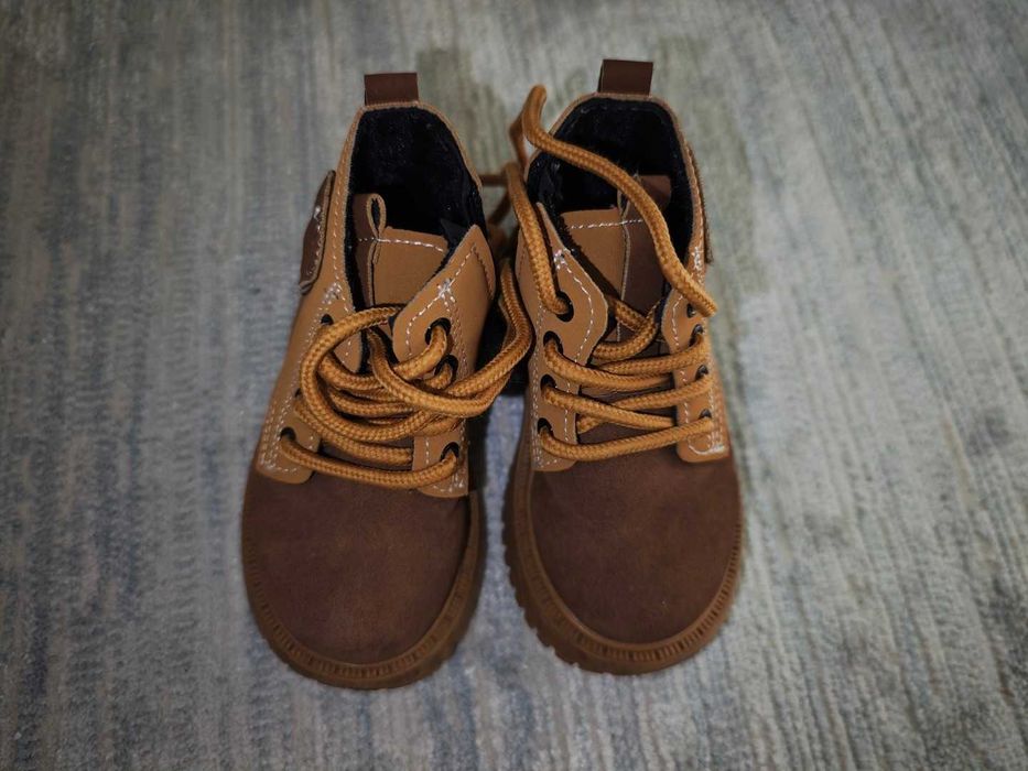 Детски боти 23ти номер и пантофи 27ми номер