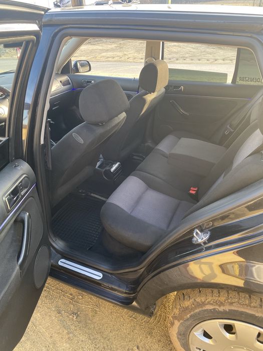 Vand Golf IV  1.4 benzina