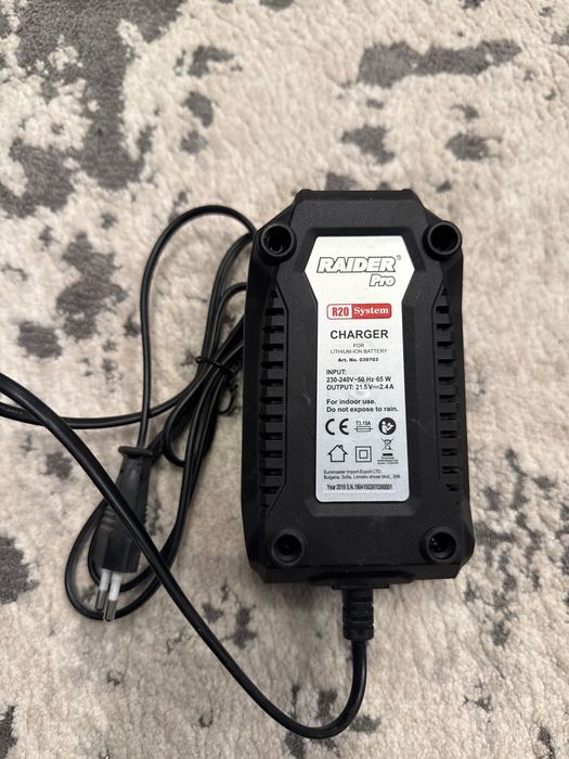 зарядно устройство 20 v raider pro r20 system