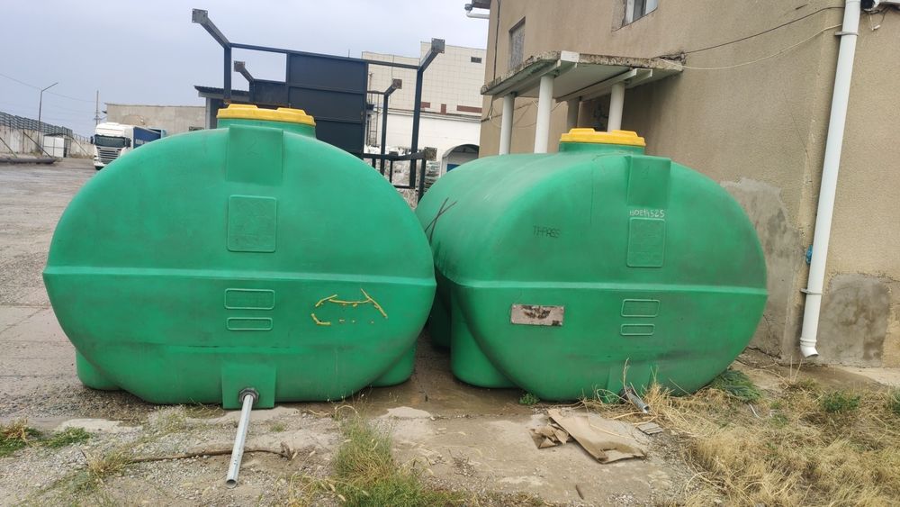 Продам пластиковые ёмкости объем 10 кубом