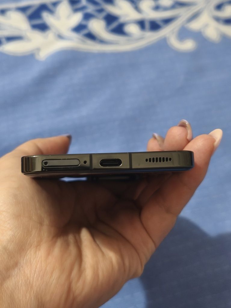 Xiaomi 13 12/256Gb