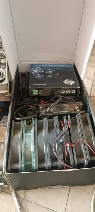 Продавам останали части от копачки за криптовалути