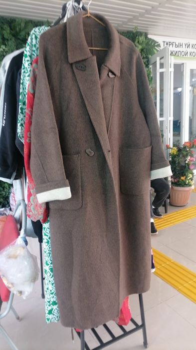 Продам новый 2 пальто