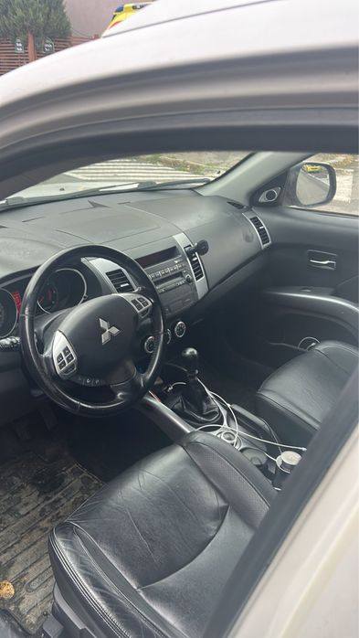 Mitsubishi outlander fbr 2008  km 153000 la pretul de 5300 euro