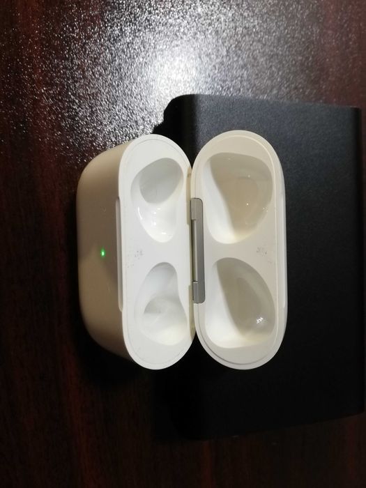 Apple Airpods 3 А2566 зарядна кутия