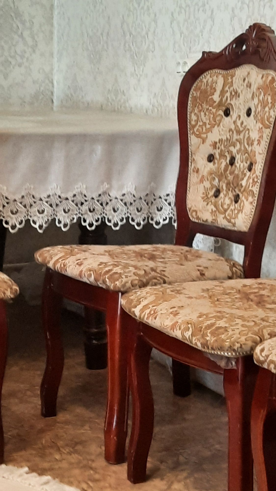 Комплект мебели, стол и стулья