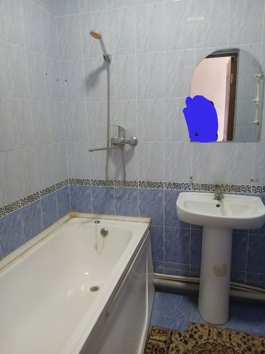 Yangi bozor marvarit Sentr oldida