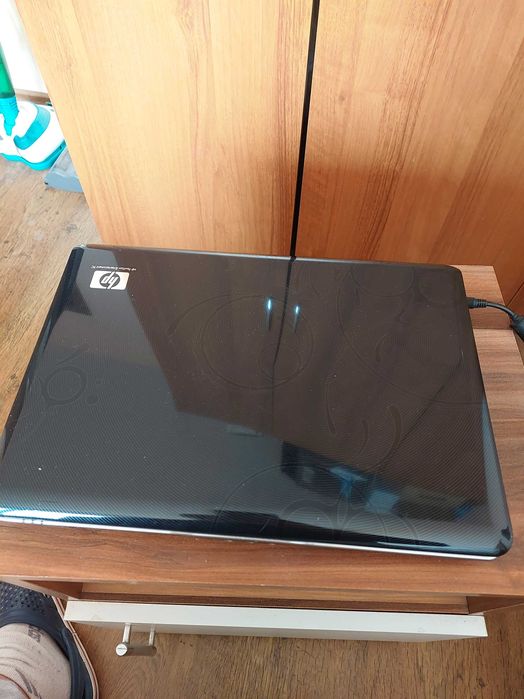 Продавам лаптоп HP Pavilion dv2700със зарядно