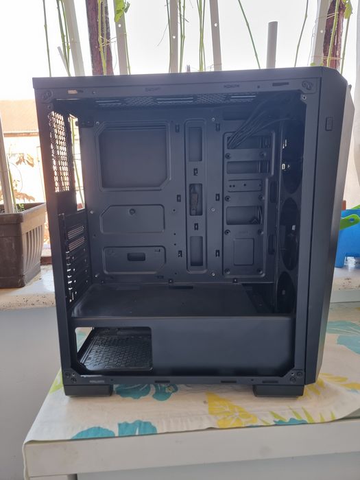 Carcasa Serioux TYRON