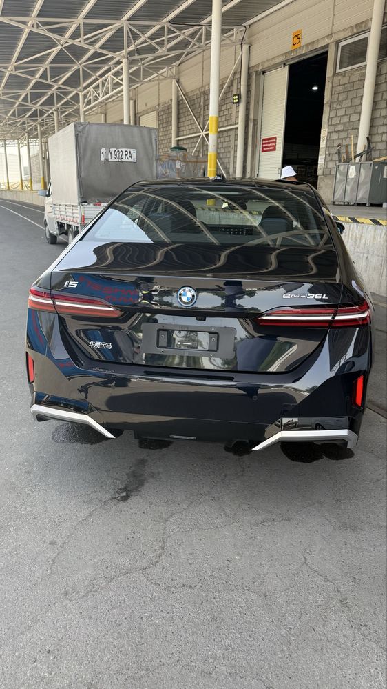 BMW I5 35L 2024 yil