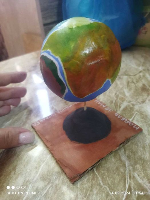 Делаю поделки для школы или детского сада.