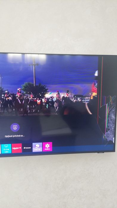 Vand tv Qled Samsung diagonala 126 cu display spart