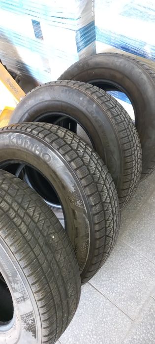 Зимни гуми KUMHO 215/70/16/7мм. Грайфер  2019г. 250лв.