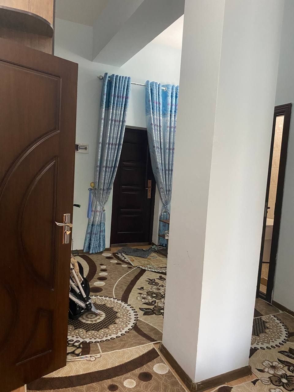 Янгийул шахри, Лаззат кучаси, 3/3/5 квартира сотилади.
