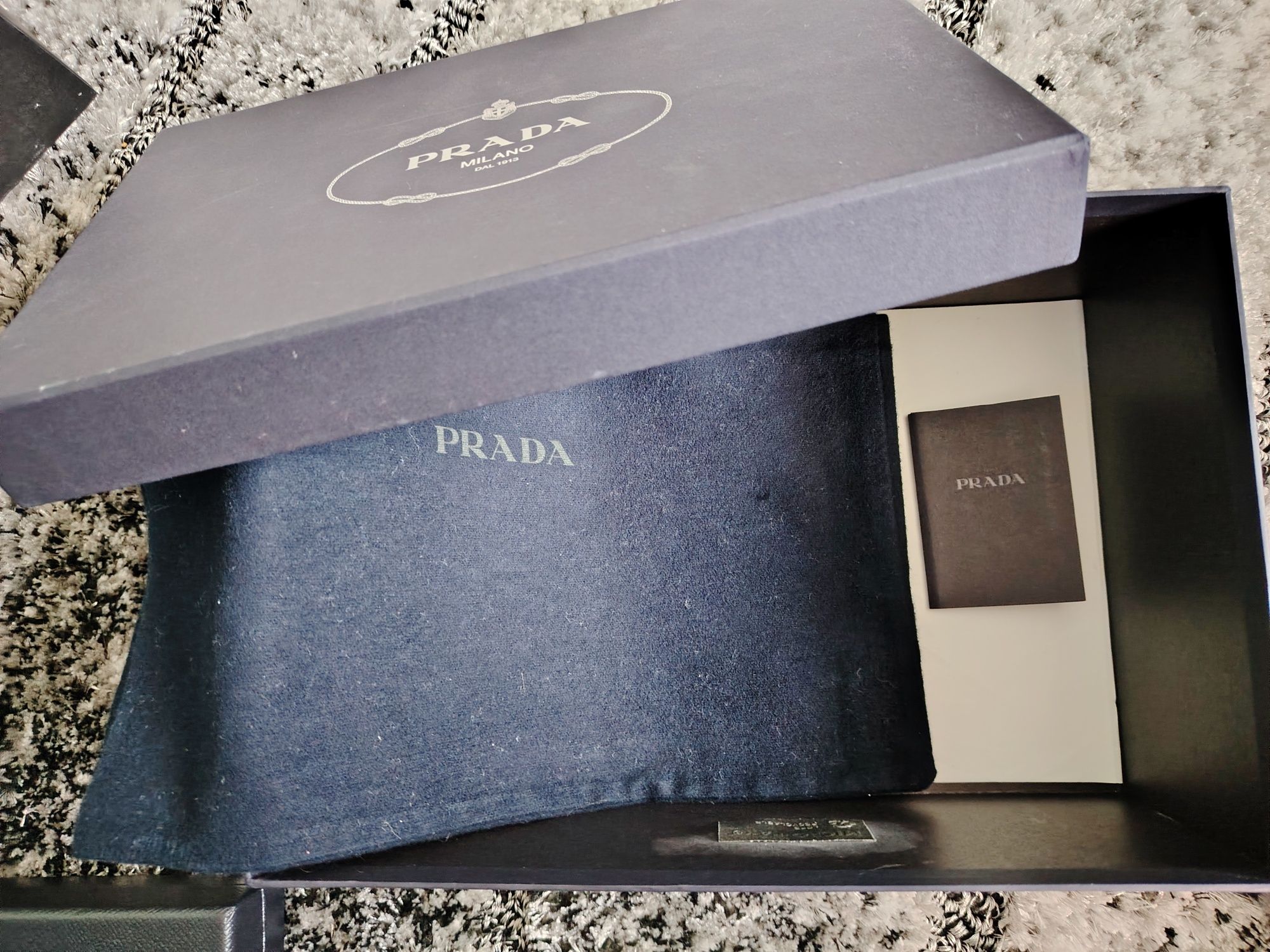 Cutii Prada. Diferite marimi