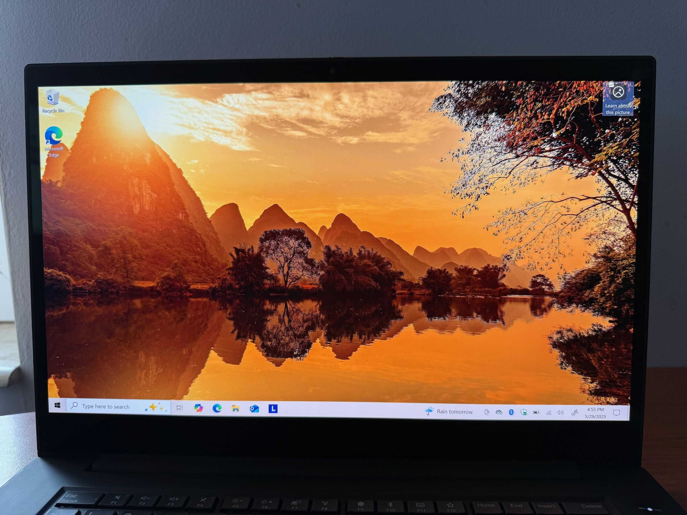 Лаптоп LENOVO P1 Gen2 i9-9880H,64GB RAM, 512GB NVME SSD, OLED 4K Intel