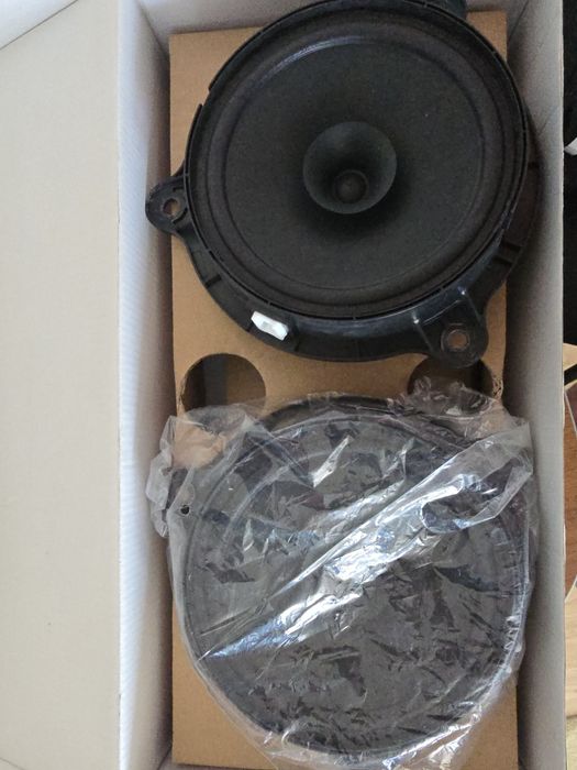 Vand boxe originale Dacia Logan 2