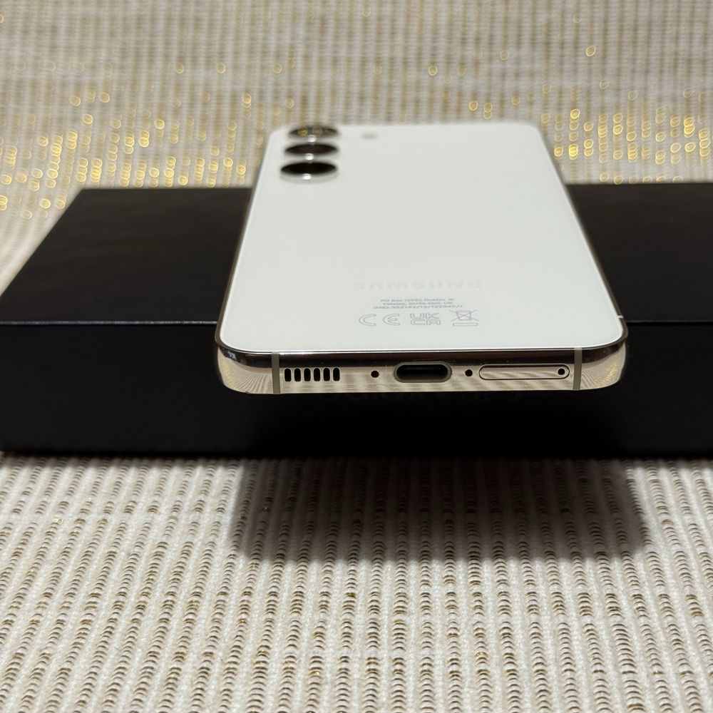 Samsung Galaxy s23 256GB cream В Гаранция