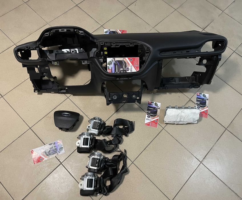 Ford Fiesta MK8 plansa de bord - kit airbag - set centuri de siguranta