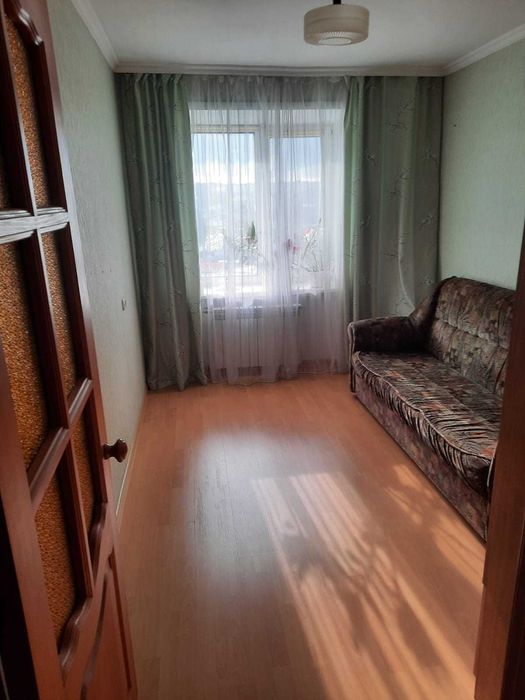 Продам 3-х комнатную квартиру в районе магазина Океан