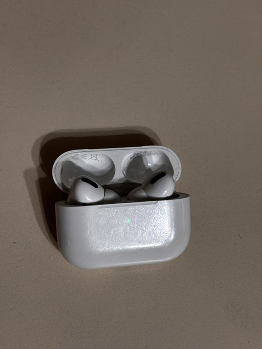 Наушники AirPods pro