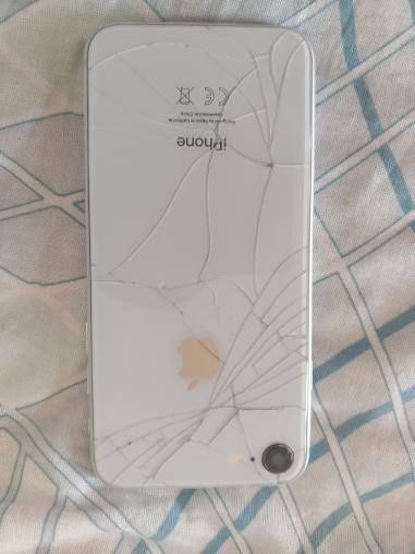Iphone 8 yomks 100 useleny