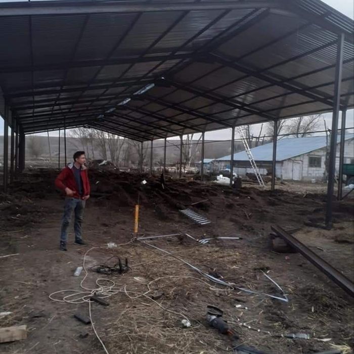 Structuri metalice , hale complete , stalpi și ferme
