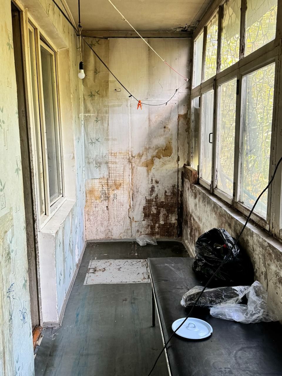 Продам квартиру на Юнусабаде 4 квартал  1/1/1  Карзинка школа 220