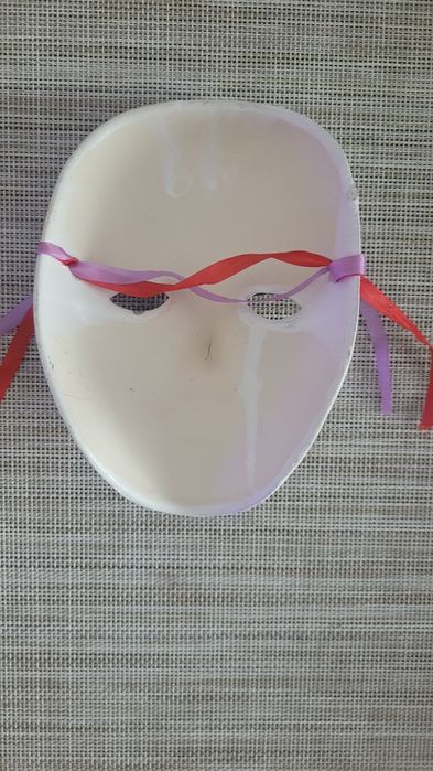 Masca venetiana din ceramica