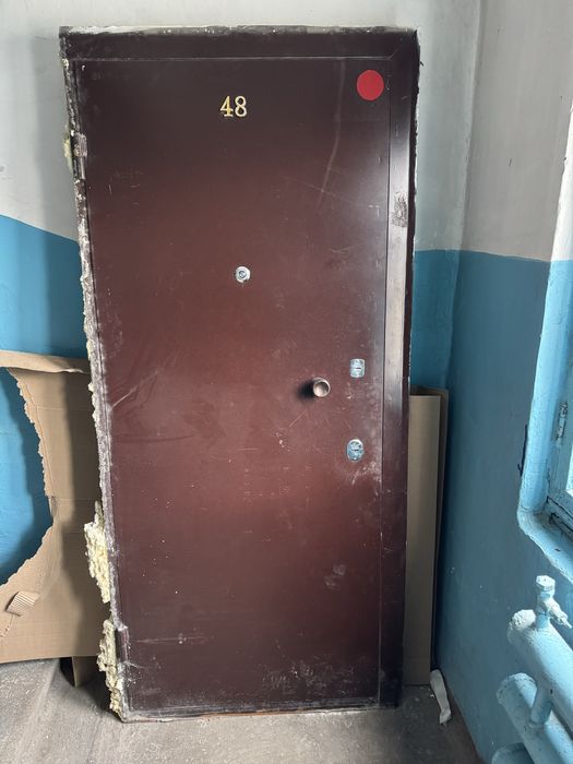 Продам дверь металическую