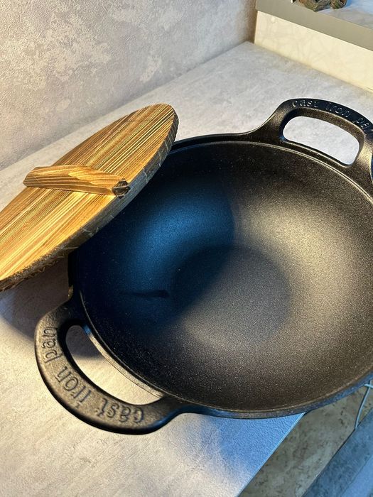 Казан чугунный с крышкой