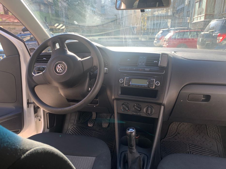 Продавам Фолцваген Поло 2011г.