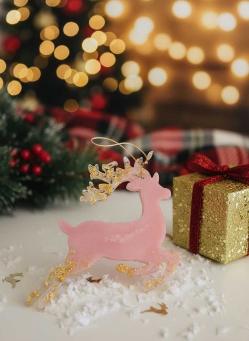 Коледни играчки  за елха от епоксидна смола 
Ръчно изработени фигурки