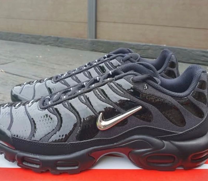 Vând Nike tn black