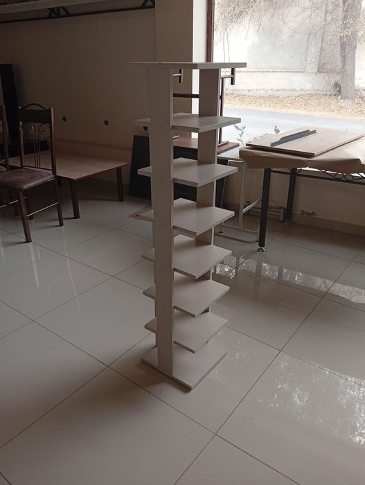 Oyoq kiyimlar taxlagich