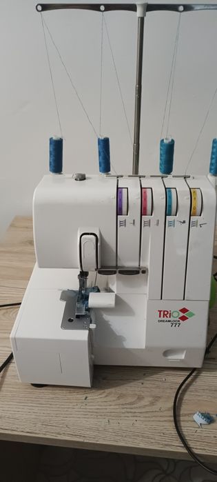 Продам оверлог 4х ниточный