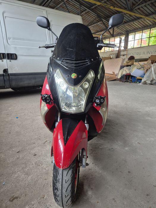 Vând scuter Znen Interceptor
