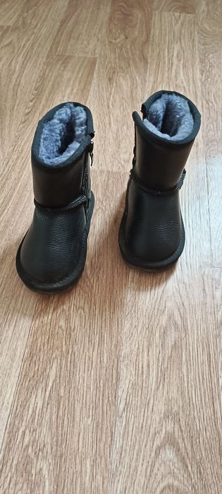 Продам детские угги