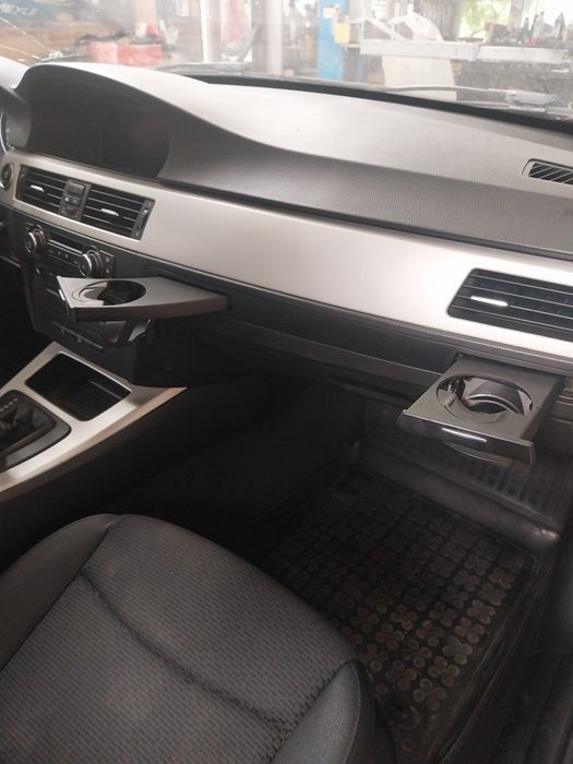 Арматурно табло за NAVI CIC и КЪП ХОЛДЪРИ Бмв LCI /Bmw E90 E91 E92 E93