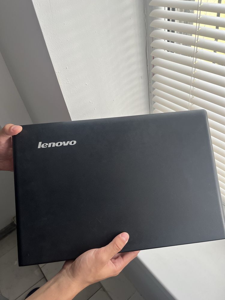 Lenovo с Windows 7 + зарядка