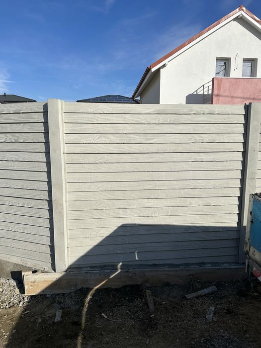 Gard din placi de beton aditivate