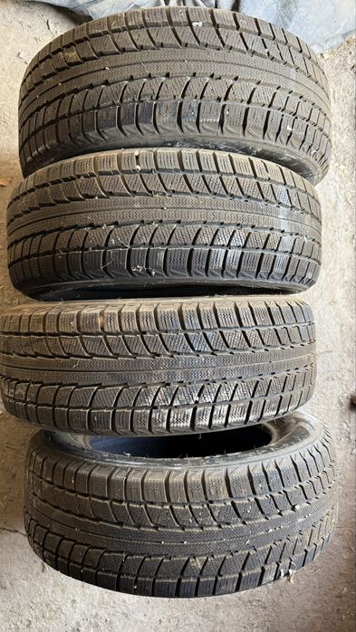 Зимний покрышка