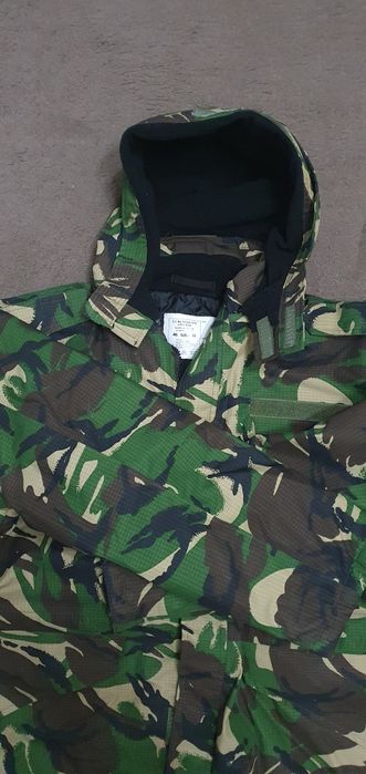 Scurtă mozaic pădure