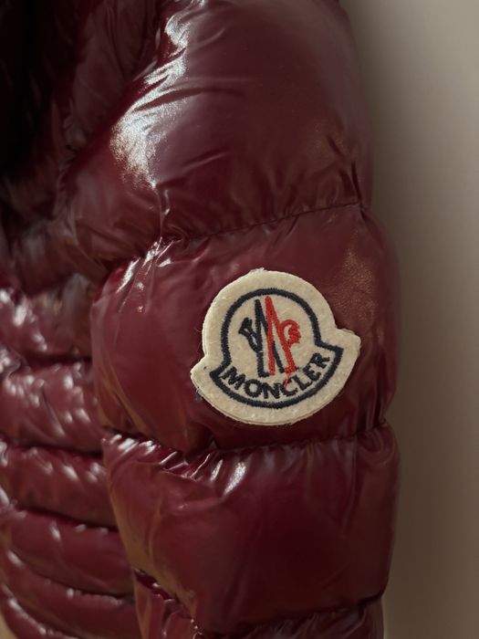 MONCLER Червено яке