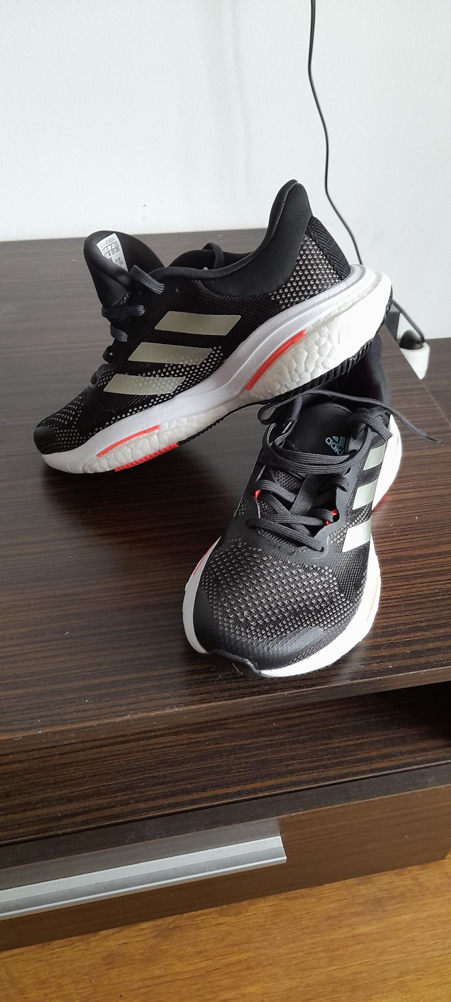 Adidasi solarglide