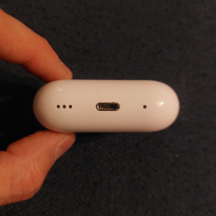 Оригинал кейс от AirPods Pro 2