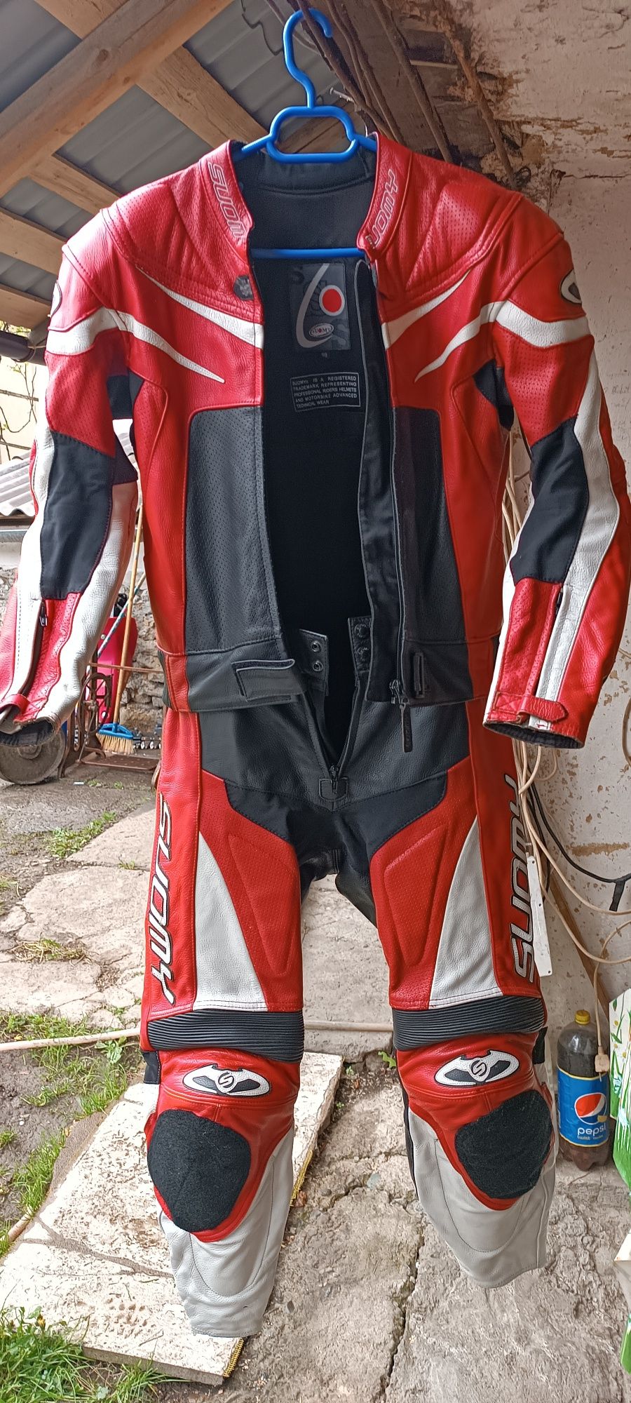 Costum motociclist de vanzare