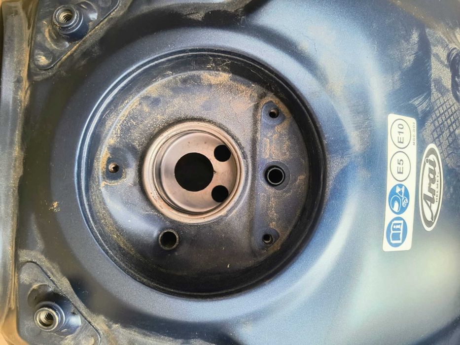 Rezervor Honda Cb650R model 2019-2022 + Ghidon (original)