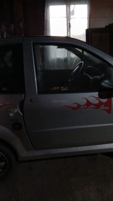 Vând mașină mică